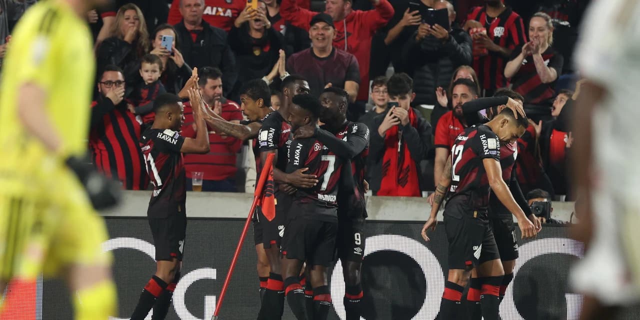 Athletico supera o Internacional e segue entre os primeiros do Brasileirão