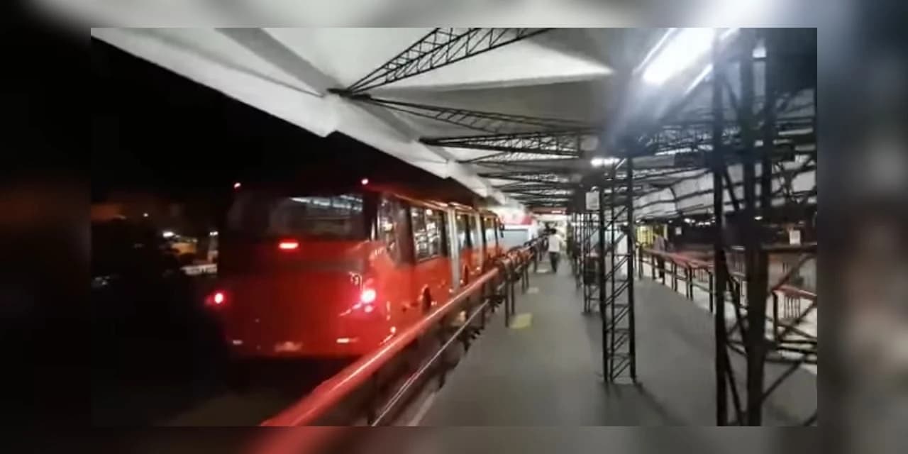 Biarticulado é furtado por sargento dos Bombeiros em Curitiba