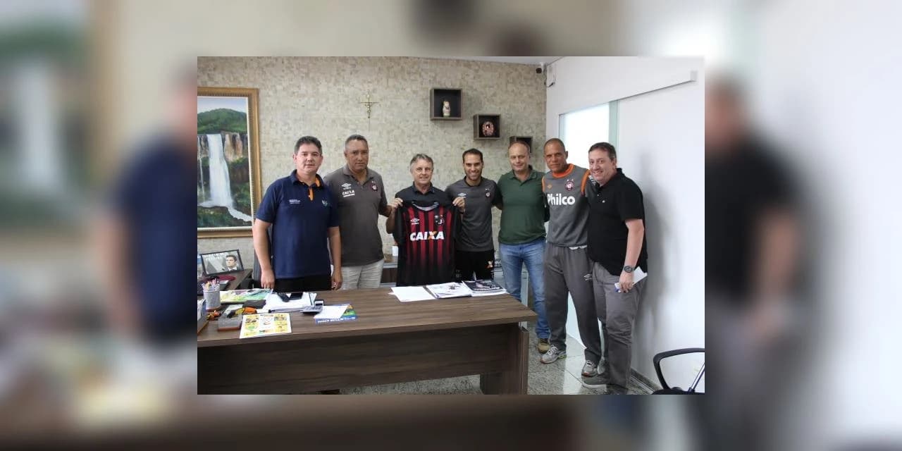 Prefeitura de Prudentópolis poderá fechar parceria com a Escola Furacão do Clube Atlético Paranaense.