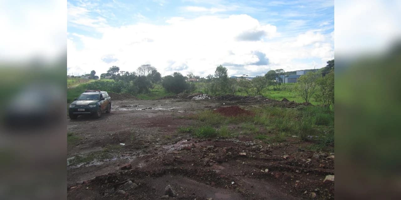 Policia Ambiental atende denúncia de corte de árvores e desvio de curso de água em Prudentópolis.