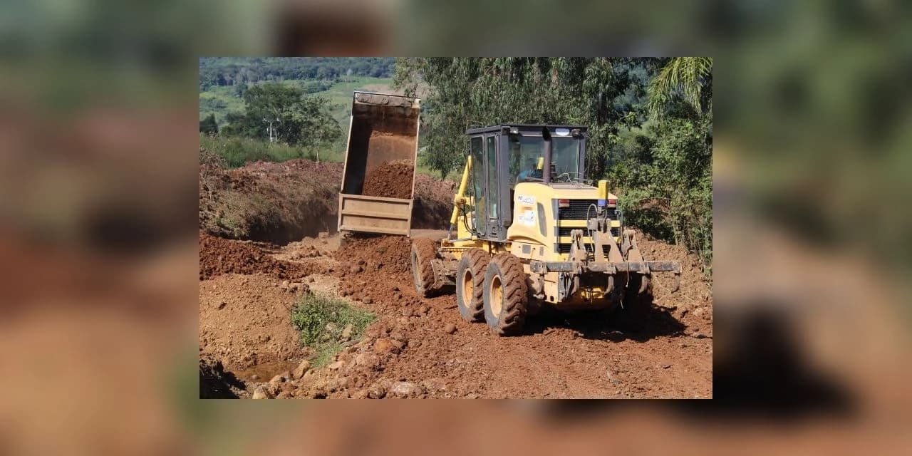 Prefeito e vice visitam a região norte e acompanham as obras de reabertura da Serra da Esperança.
