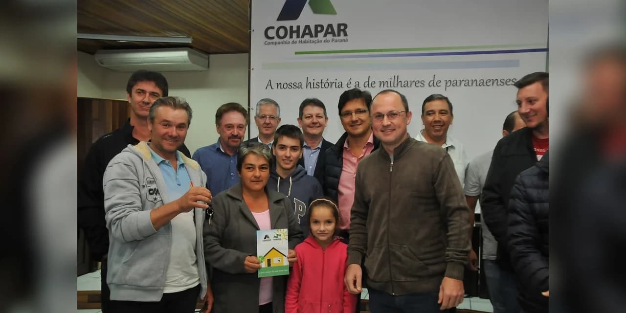 Cohapar entrega chaves de 29 casas rurais em Rio Azul