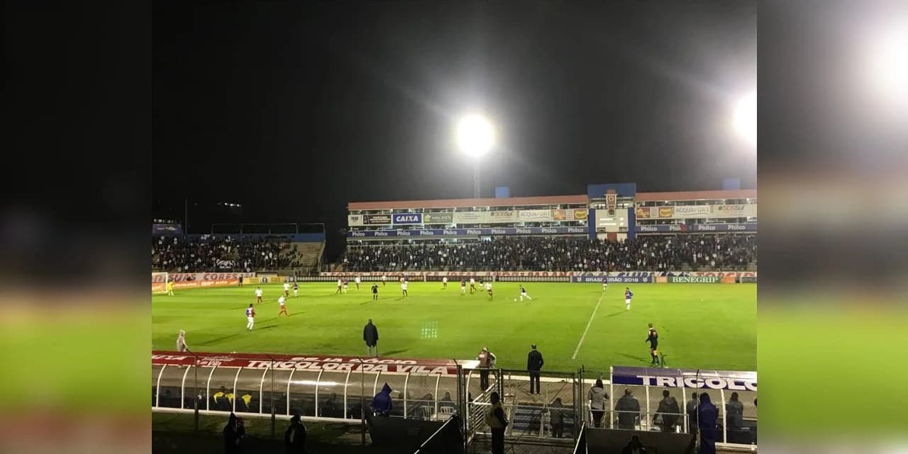 Paraná bate Fluminense e vence a primeira partida no Brasileirão