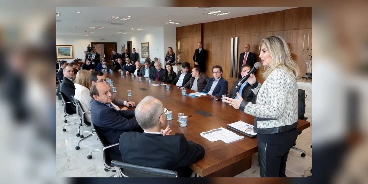 Governo e prefeituras confirmam criação de consórcio de saúde na região central