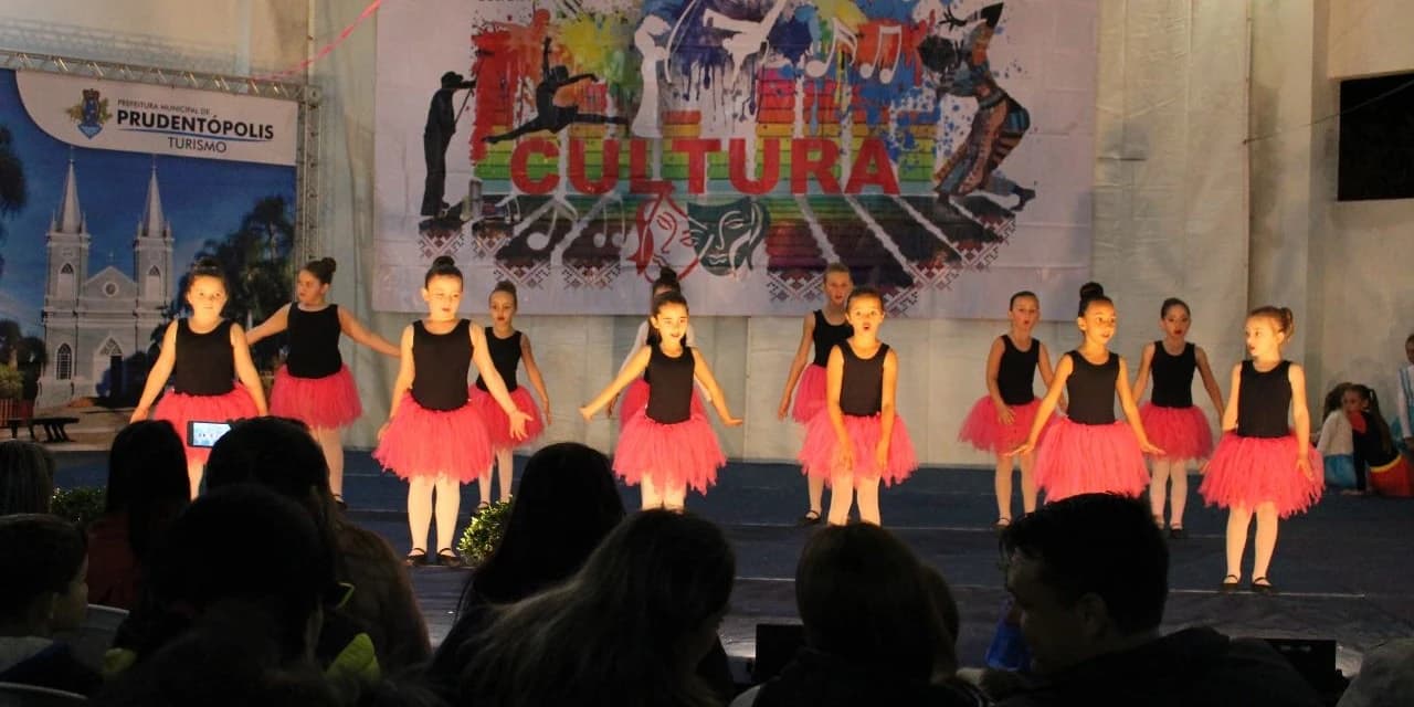 Alunas da Casa da Cultura fizeram bonito nas festividades de São João Batista.