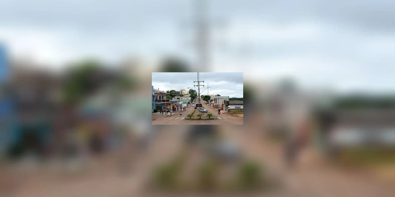 Homem acerta foiçada em policial após ameaçar família