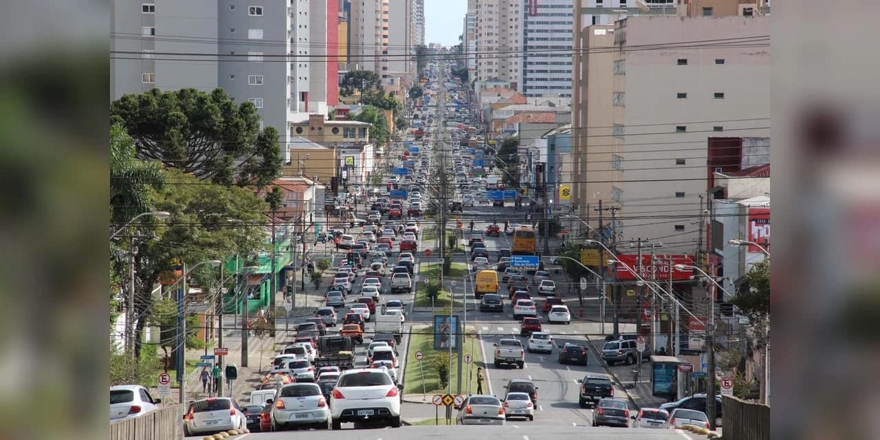 Licenciamento de veículos começa a ser cobrado no Paraná; veja como pagar
