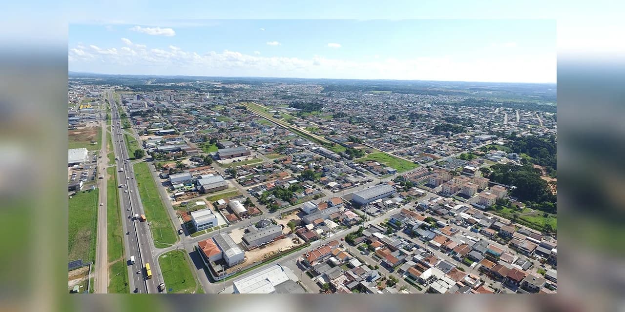 Promotoria de Justiça oferece denúncia criminal contra ex-prefeito de Fazenda Rio Grande por uso indevido de recursos públicos para autopromoção