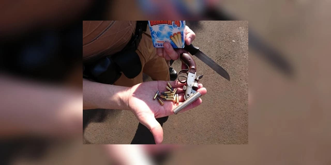 Aluno invade escola armado e atira contra colegas no interior do Paraná.