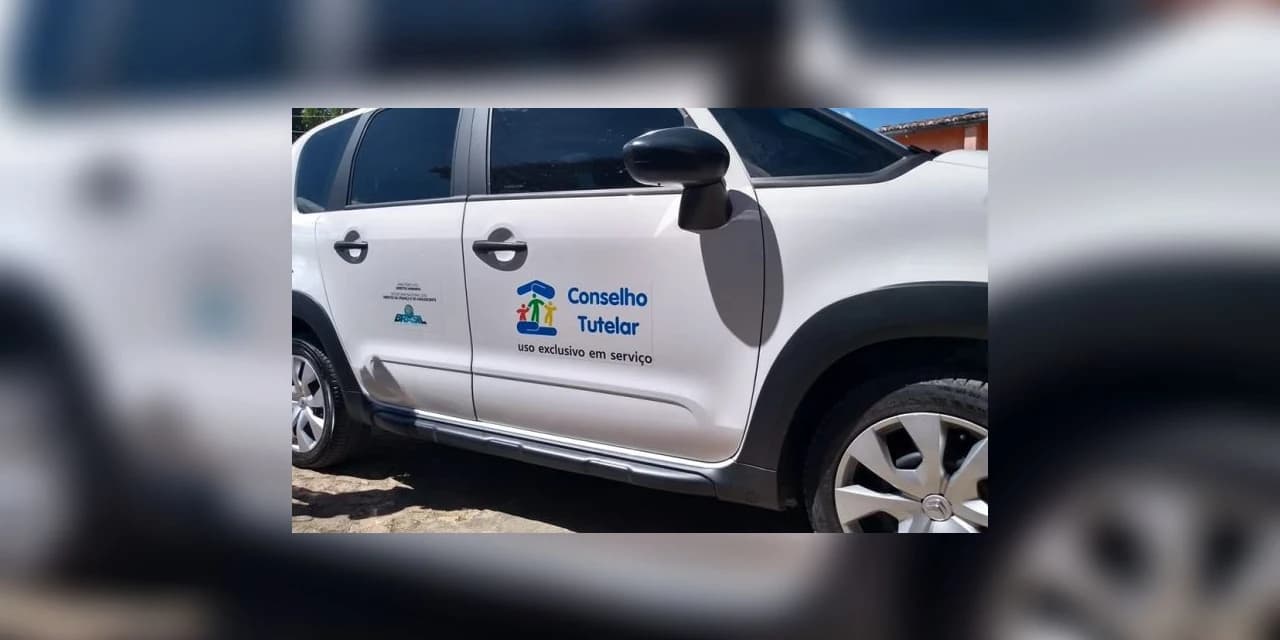 Criança de três anos morre enforcada por vidro elétrico de carro em Ibaiti