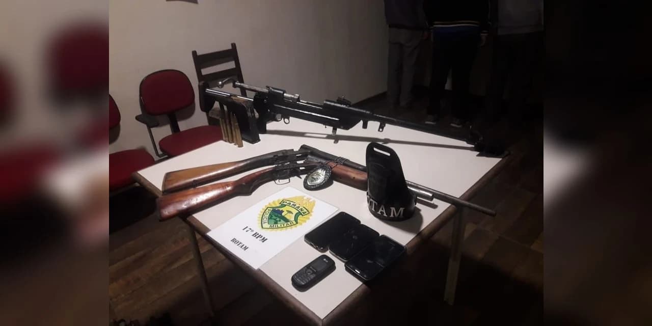 PM prende suspeitos de vender armas e apreende arsenal em Mandirituba