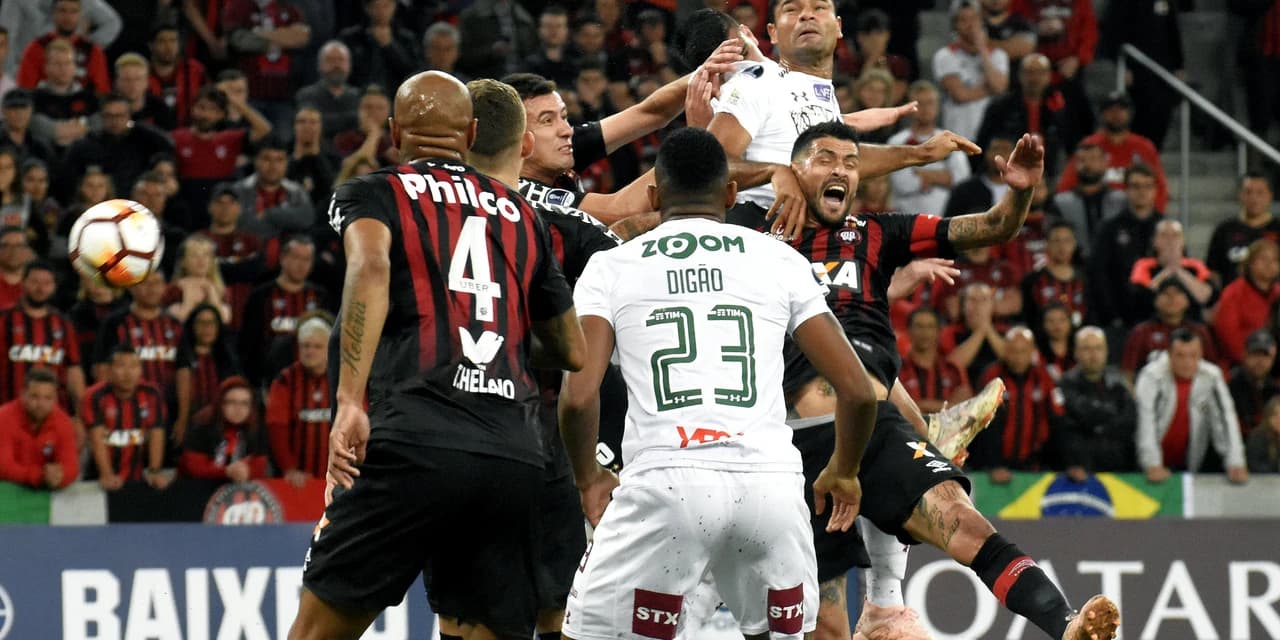 Em grande jogo, Furacão faz 2 a 0 no Fluminense e abre vantagem na semifinal