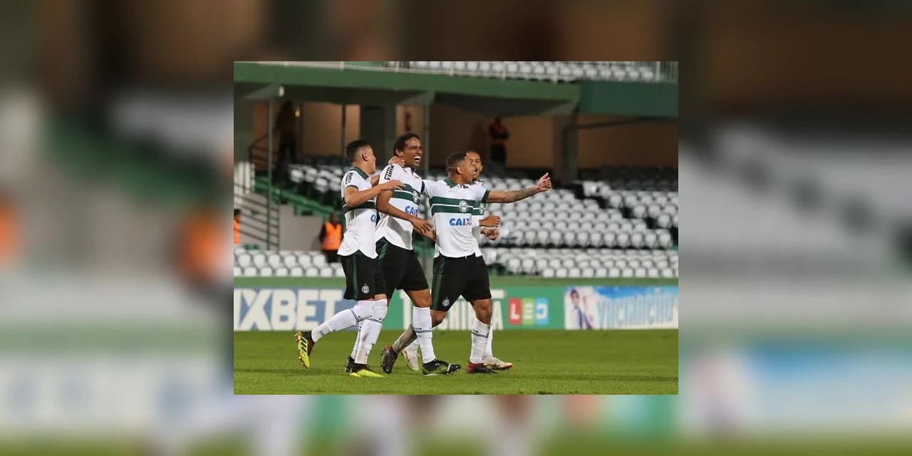 Com gol de Rafael Lima, Coritiba vence o Goiás na 36ª rodada do Campeonato Brasileiro da Série B