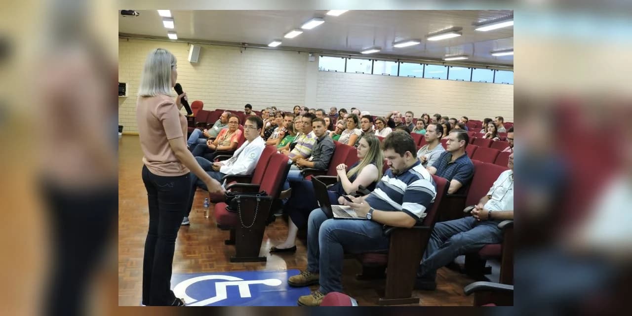Professores da Faculdade Guarapuava participam de capacitação EAD