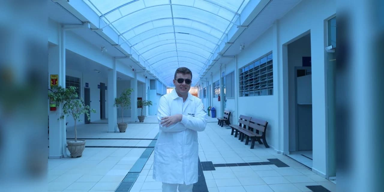 Jovem deficiente visual vence limitações e se forma em fisioterapia na Guairacá
