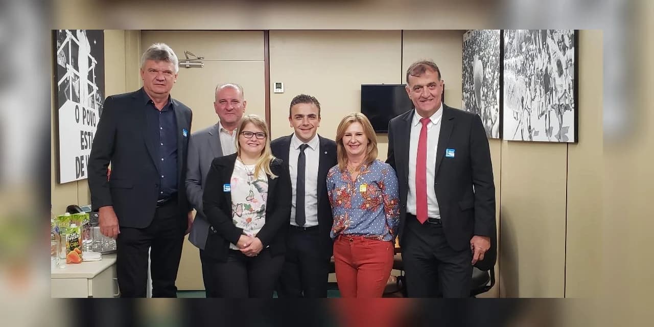 Prefeitos da AMCG se reúnem com Aliel em Brasília
