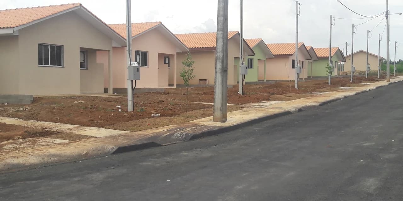 Casas recém-construídas foram alvo de vândalos no loteamento São Basílio em Prudentópolis