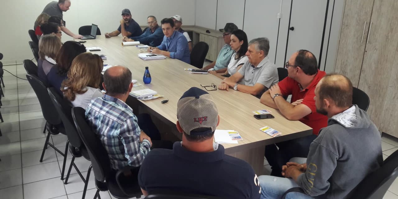 Saúde realiza reunião para discutir a dengue e vai promover ações contra a doença
