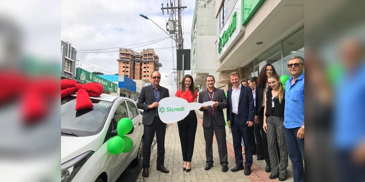 Sicredi Centro Sul PR/SC/RJ comemora 35 anos com distribuição de prêmios