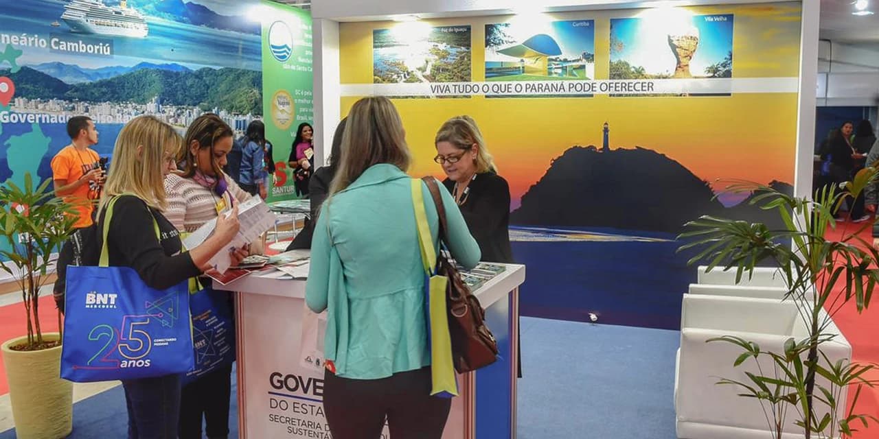 Paraná marca presença em tradicional feira de turismo do Mercosul
