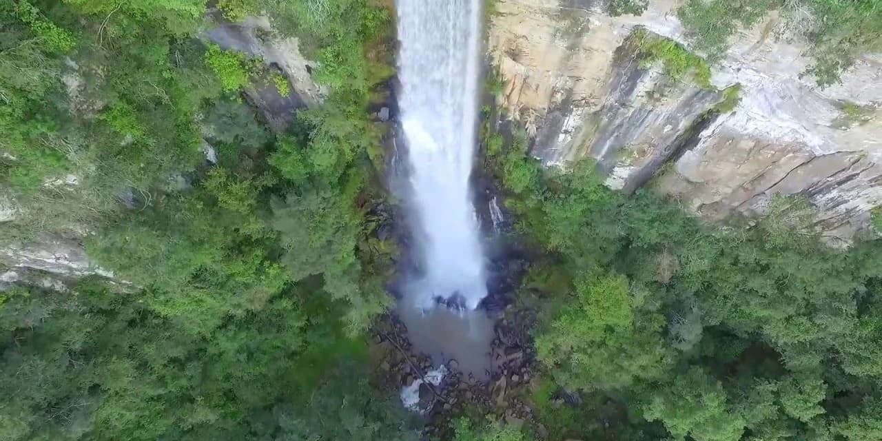 Helicóptero é acionado para retirar corpo de mulher que caiu na cachoeira em Prudentópolis
