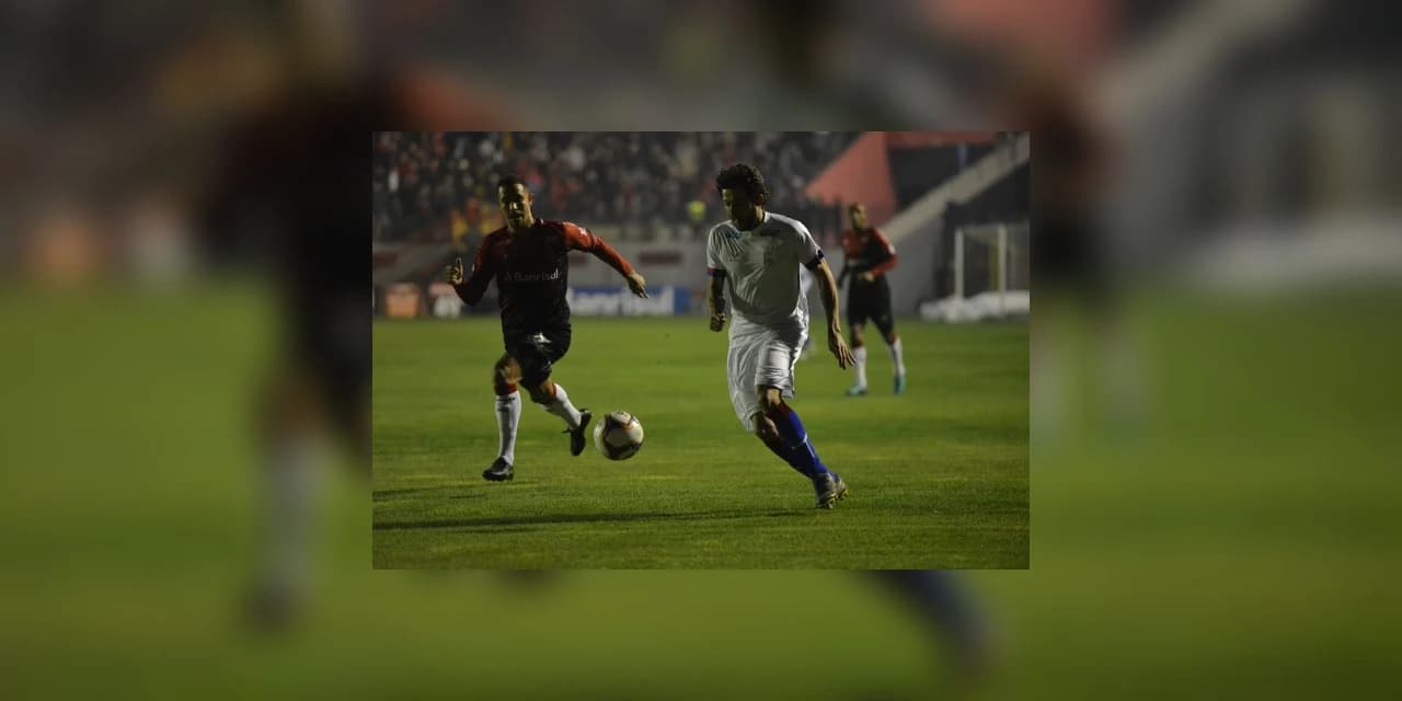 Paraná Clube tem gol legal anulado, mas vence o Brasil e divide a liderança da Série B