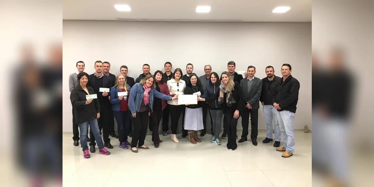 Entidades recebem valores arrecadados na corrida e caminhada da cooperação