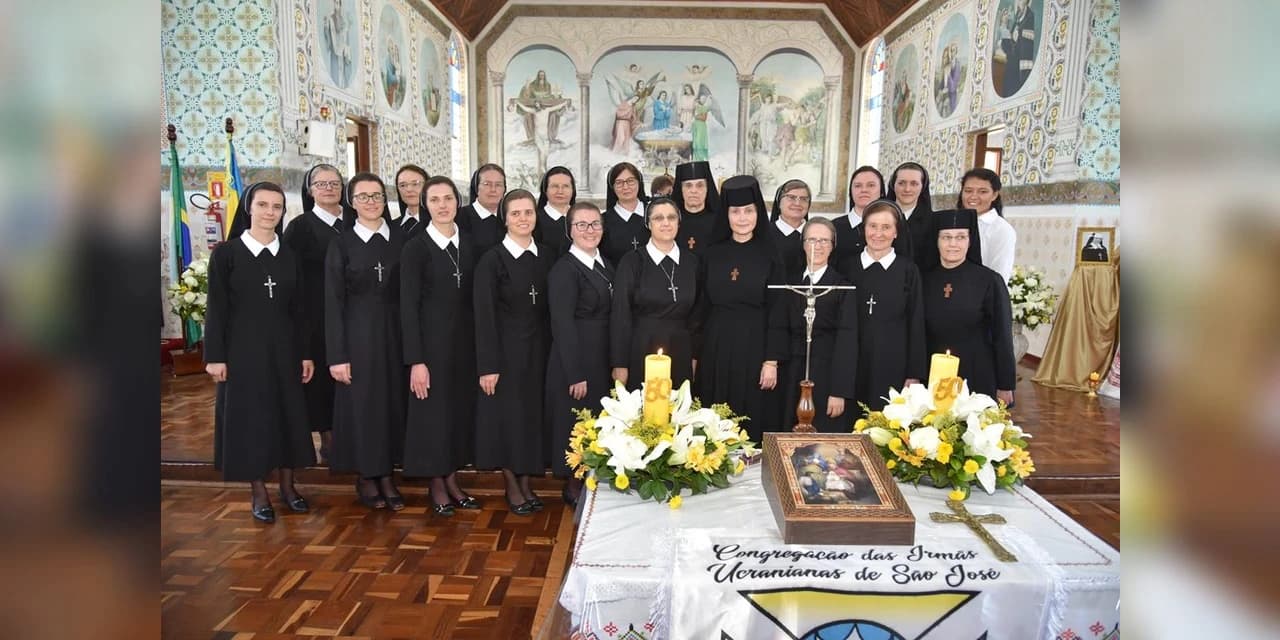 Adelmo e Osnei participam da celebração dos 50 anos da Congregação da Irmãs de São José.