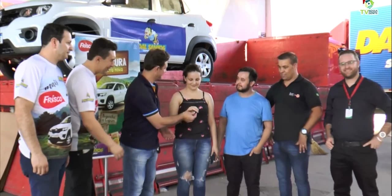 TV NOSSA GENTE: Emoção marca o sorteio e a entrega do carro dos Supermercados Dal Santos.