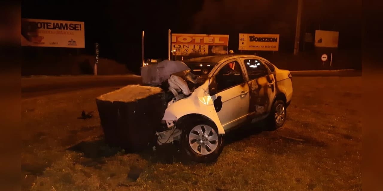 PRF atende acidente Br  277 em Irati com três óbitos