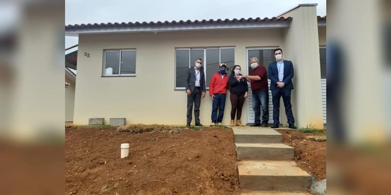 Prefeitura de Ivaí entrega novas casas para 47 famílias.