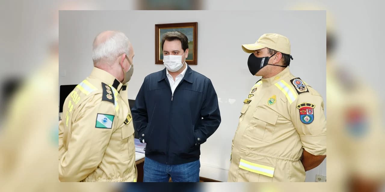 Governador Ratinho Junior  agradece trabalho dos bombeiros do Paraná