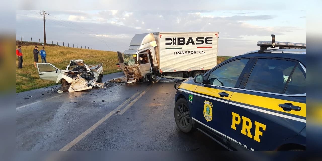 PRF atende acidente grave com óbito na BR-277 em Guarapuava.