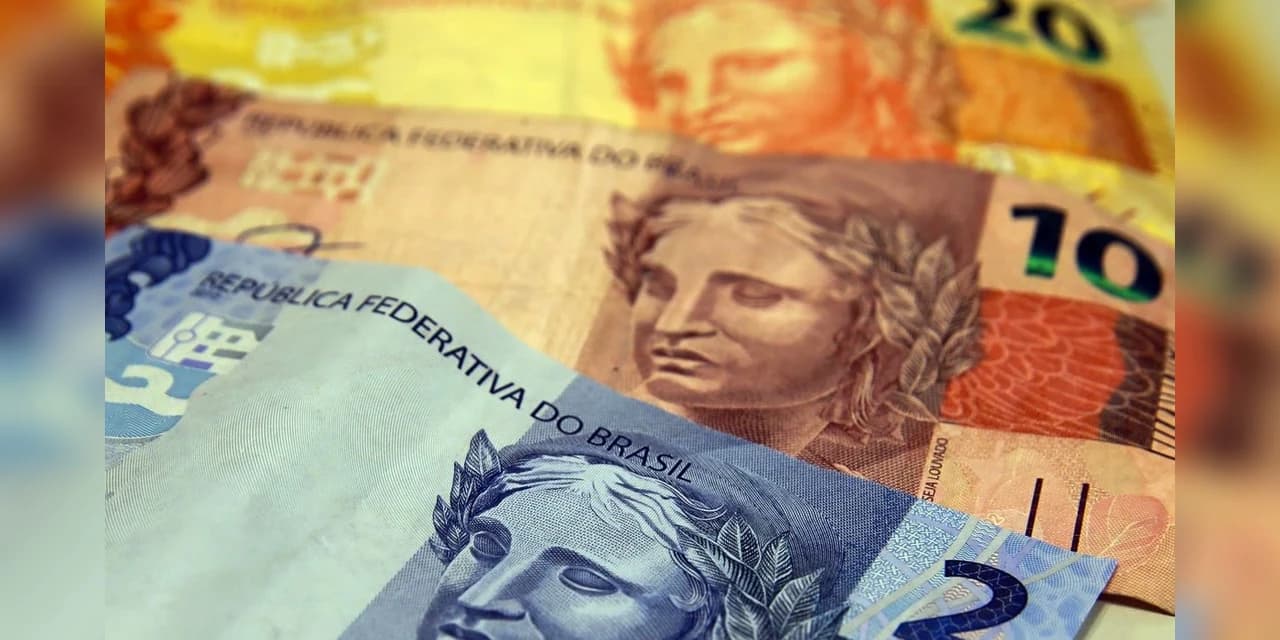 Salário mínimo para 2021 ficará em R$ 1.067.