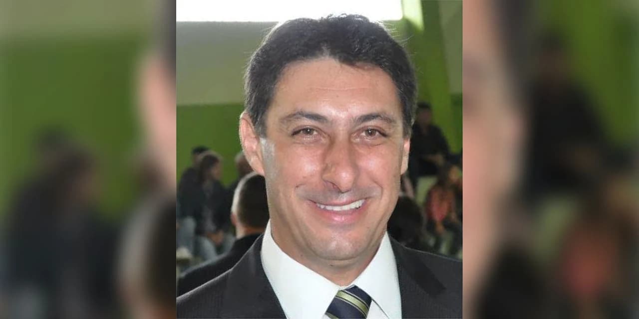 Ex-prefeito e ex-secretário de Finanças de Mallet devem restituir diárias ilegais.