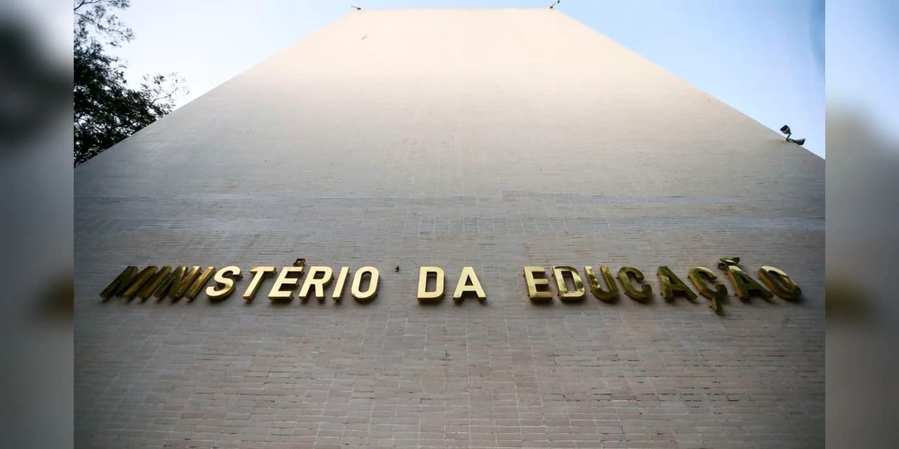 MEC determina volta às aulas presenciais a partir de janeiro