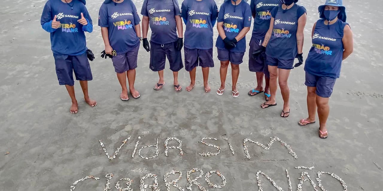 Cigarro jogado nas praias é um dos maiores poluidores