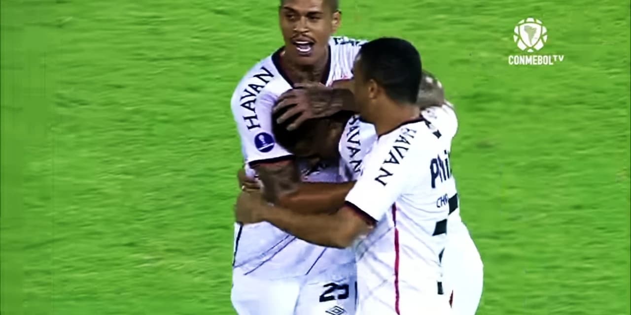 Athletico bate o Metropolitanos e segue na briga por uma vaga nas oitavas da Sul-Americana