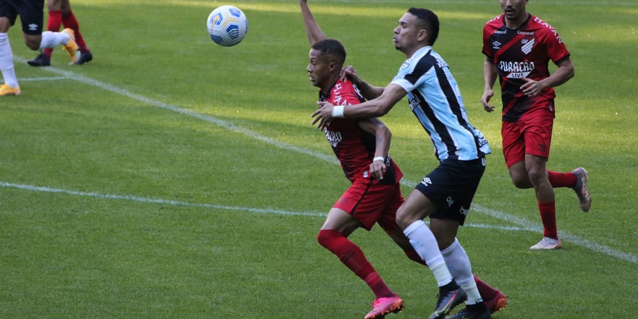 Athletico vence o Grêmio e mantém 100% de aproveitamento no Brasileirão