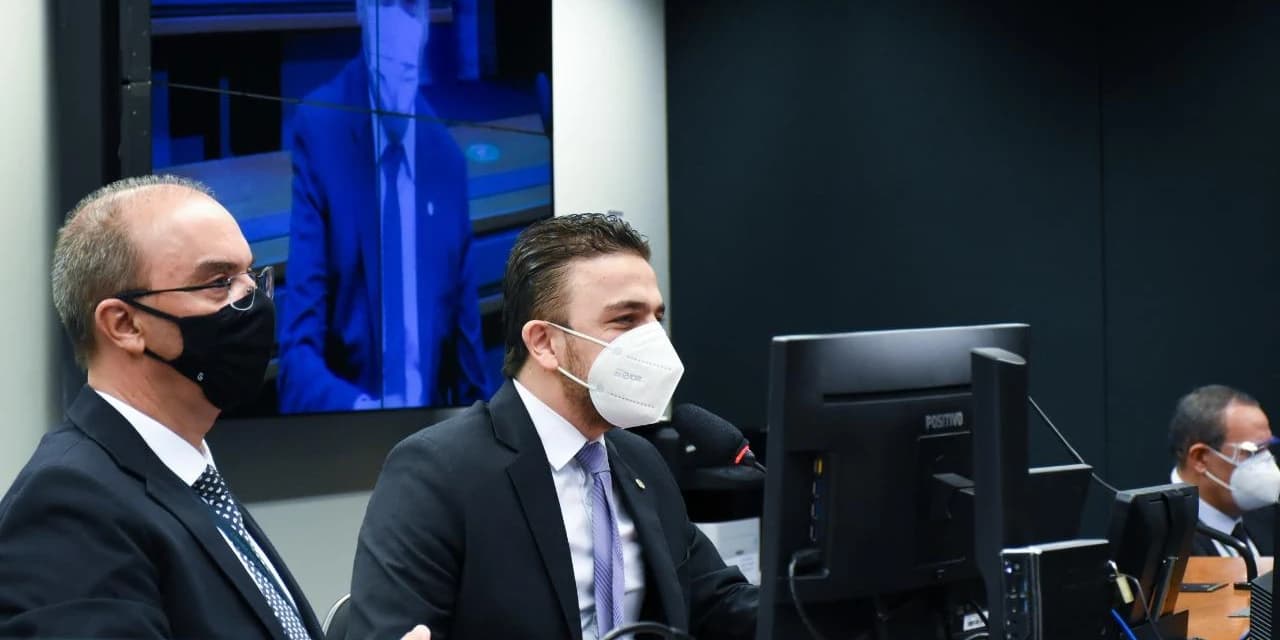 Aliel propõe vacinação prioritária para jovens com comorbidade