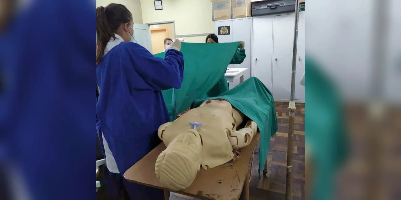 Estudantes do curso técnico de Enfermagem retomam aulas práticas em Irati