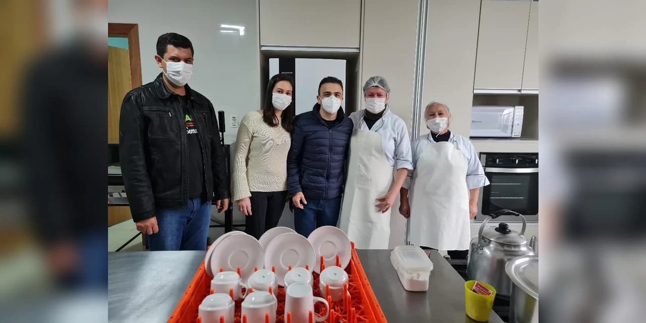 Aliel entrega equipamentos para instituição em Teixeira Soares