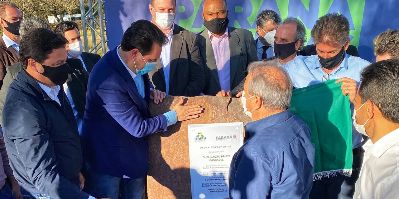 Em Cascavel, governador lança pedra fundamental da duplicação de trecho da BR-277