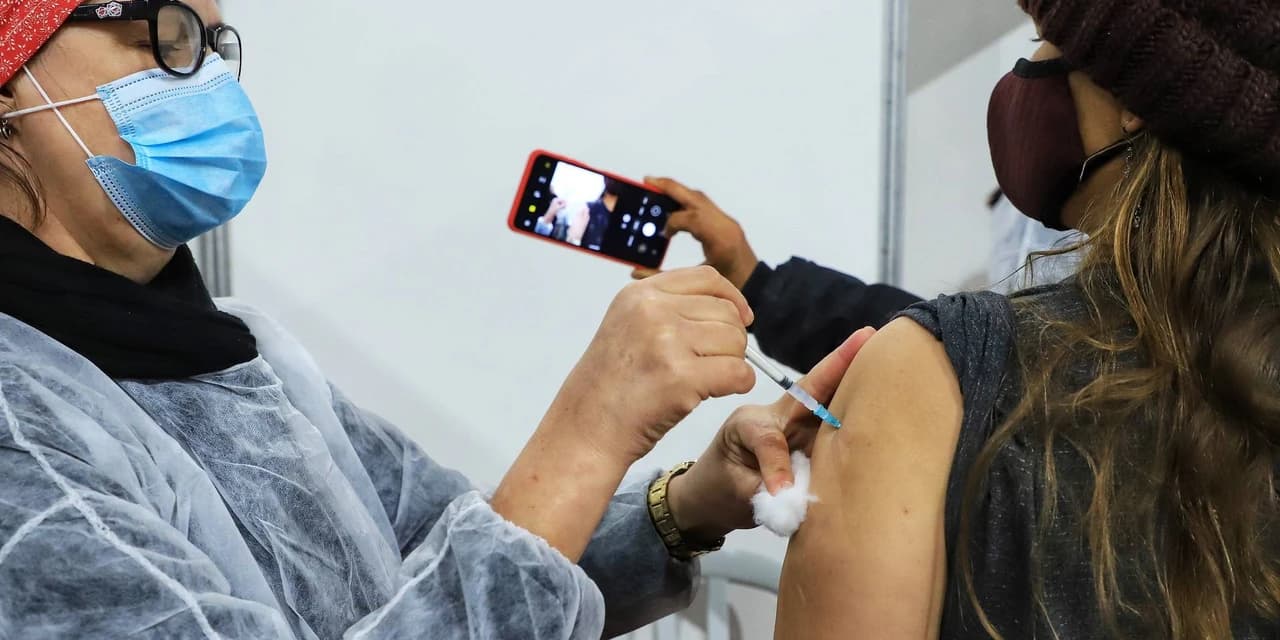 Com 8,5 milhões de doses aplicadas, Paraná chega a 73% dos adultos imunizados