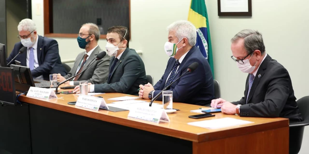 Aliel preside reunião com ministro da Ciência, Tecnologia e Inovações