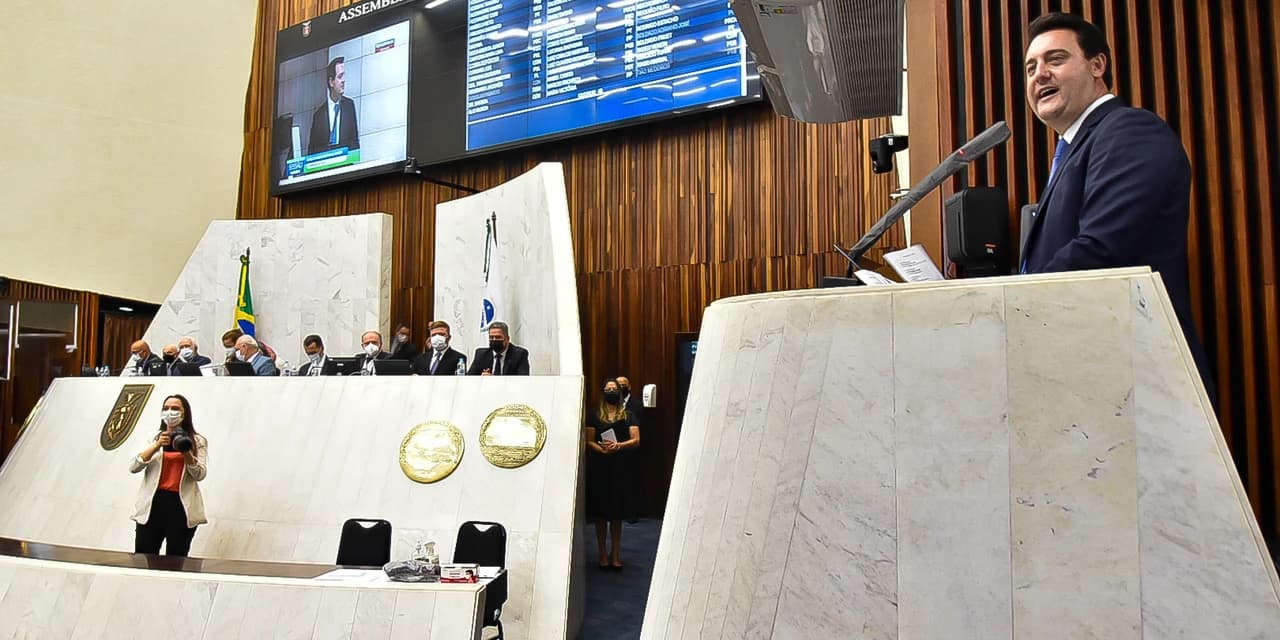 Na Assembleia, governador destaca projetos de infraestrutura que vão transformar o Paraná