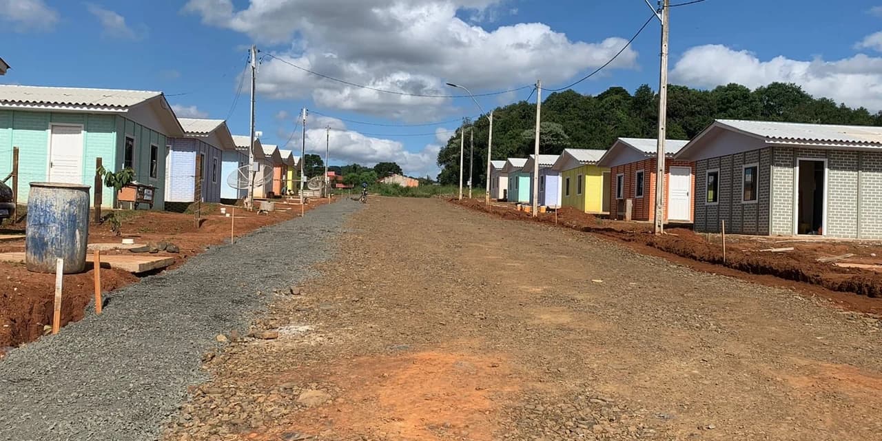 Prefeitura de Ivaí entrega mais sete casas do programa municipal Morar Melhor