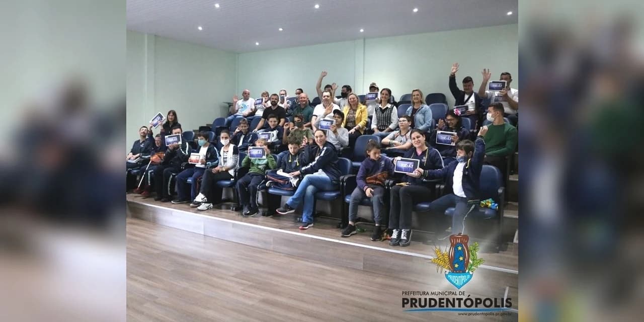 APAE de Prudentópolis recebe R$ 50 mil em equipamentos eletrônicos