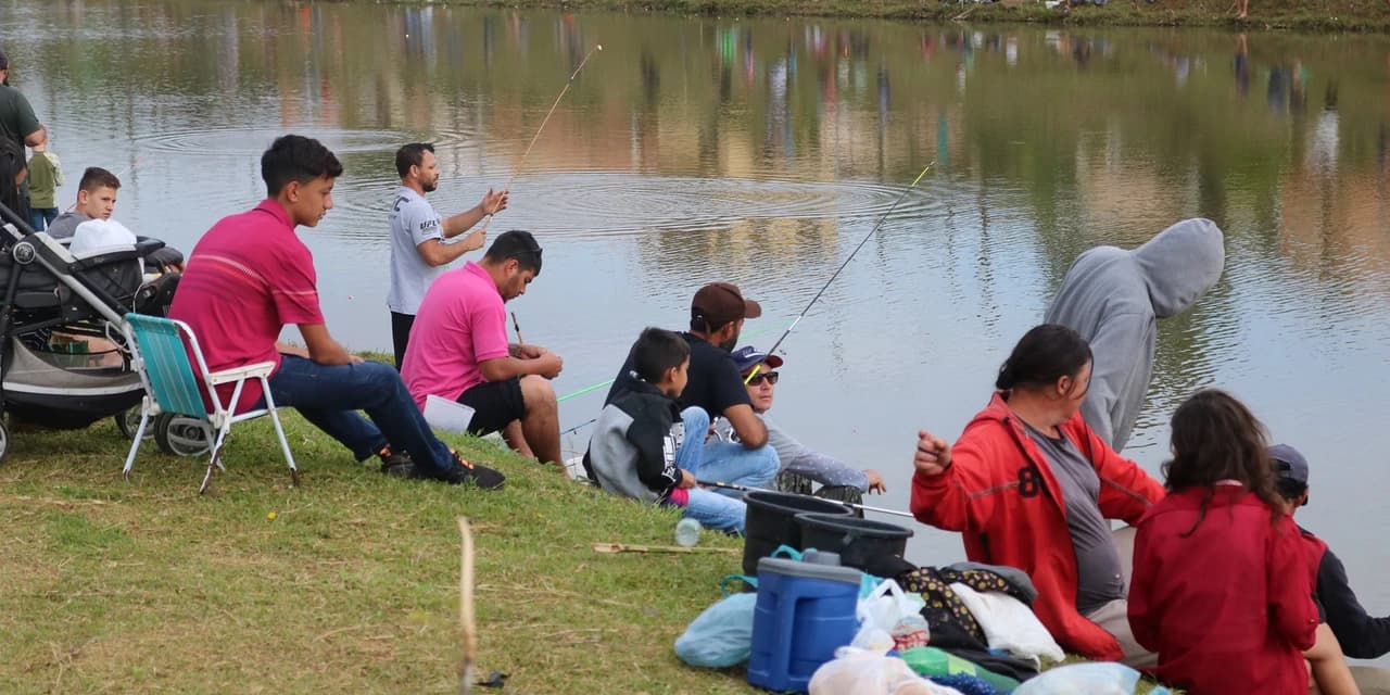 Pescaria no Lago reuniu mais de 800 pessoas durante o domingo (1º)