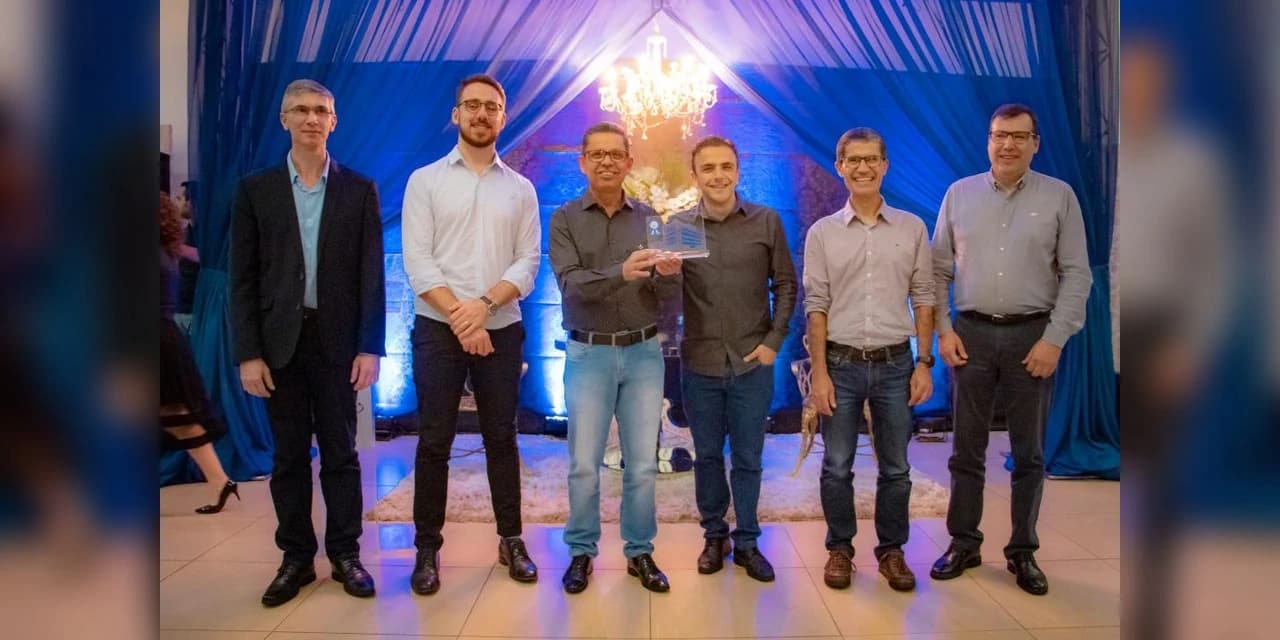 Deputado Aliel Machado recebe homenagem do Hospital Universitário